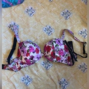 Victoria Secret- Bombshell Push Up Bra